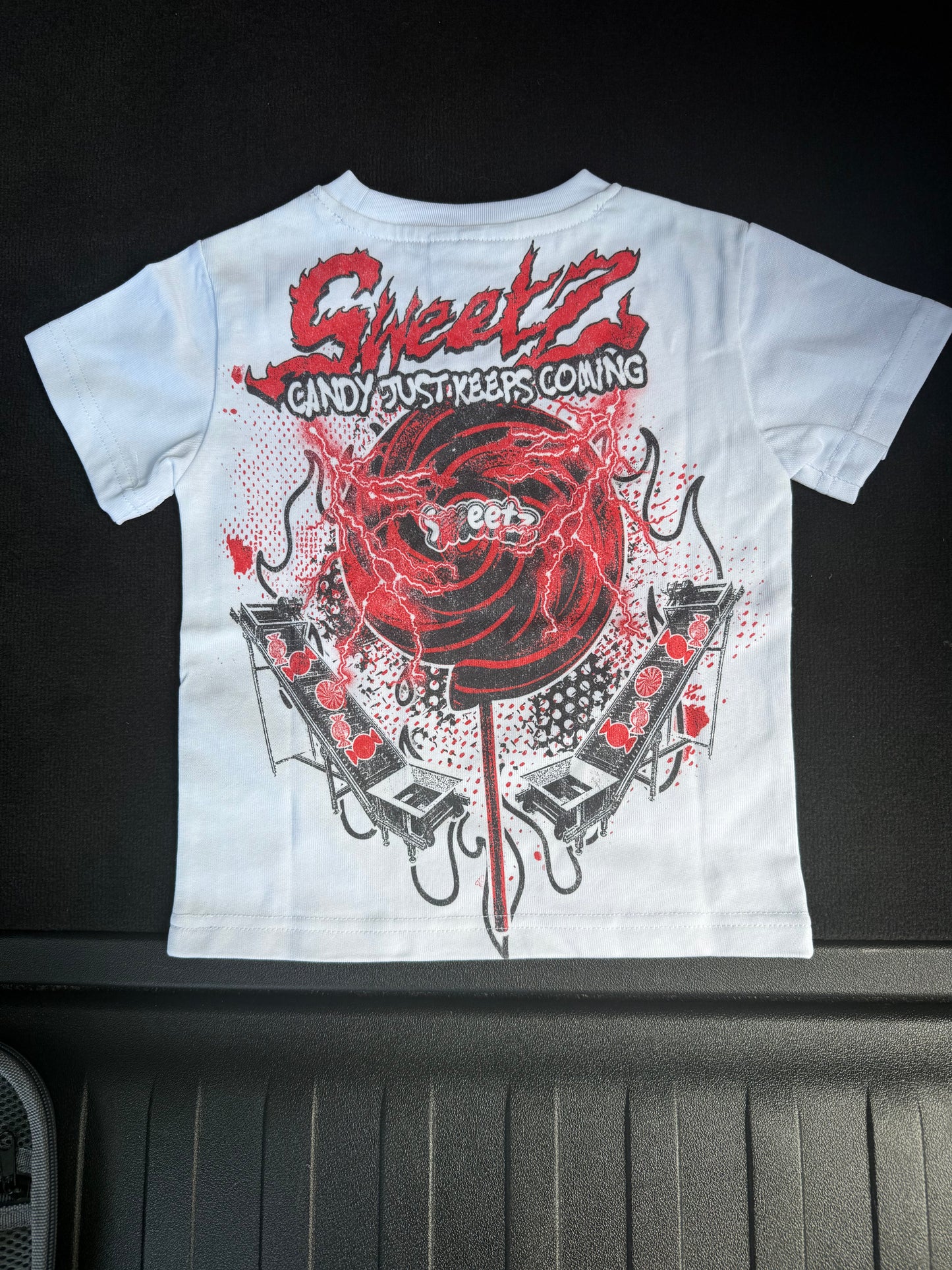 SHOCKINGLY SWEET RED